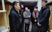 体育学院领导走访宿舍看望返校学生