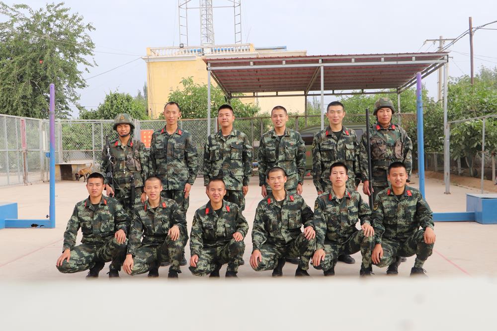 年小虎生活照2.jpg